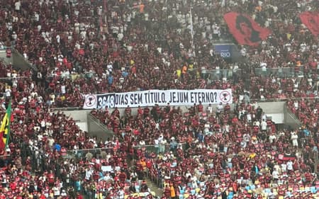Ancelotti no Maracanã vê Vasco passar vergonha e rival debochar da torcida